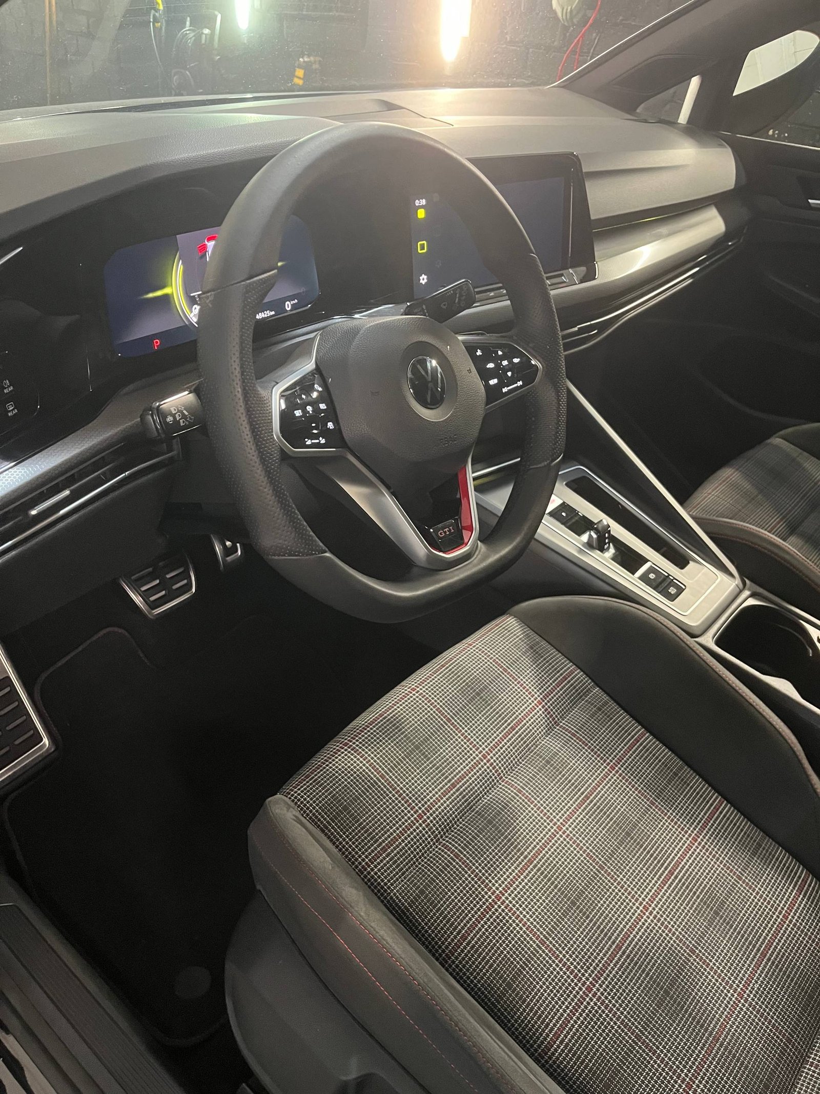 Automobilio salonas po detailing