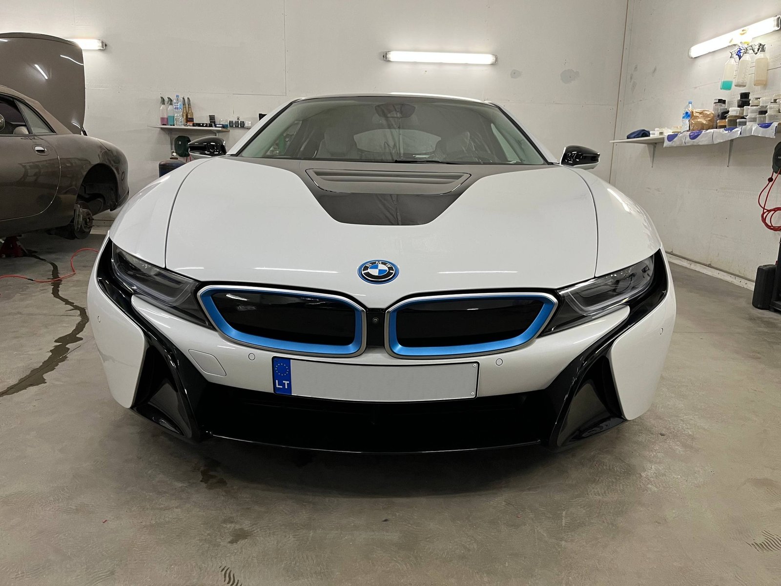 BMW i8