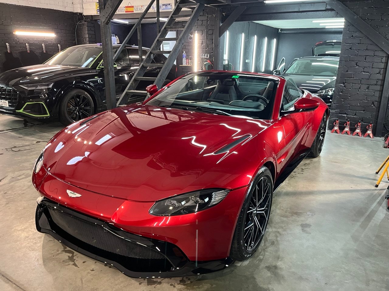 Aston Martin Vantage Roadster