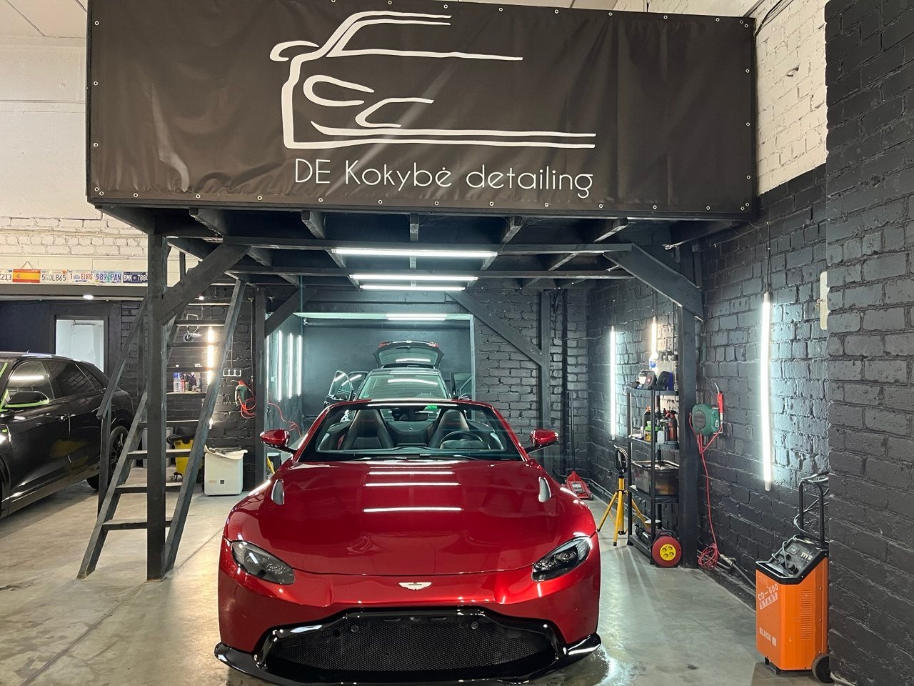 Aston Martin Vantage Roadster