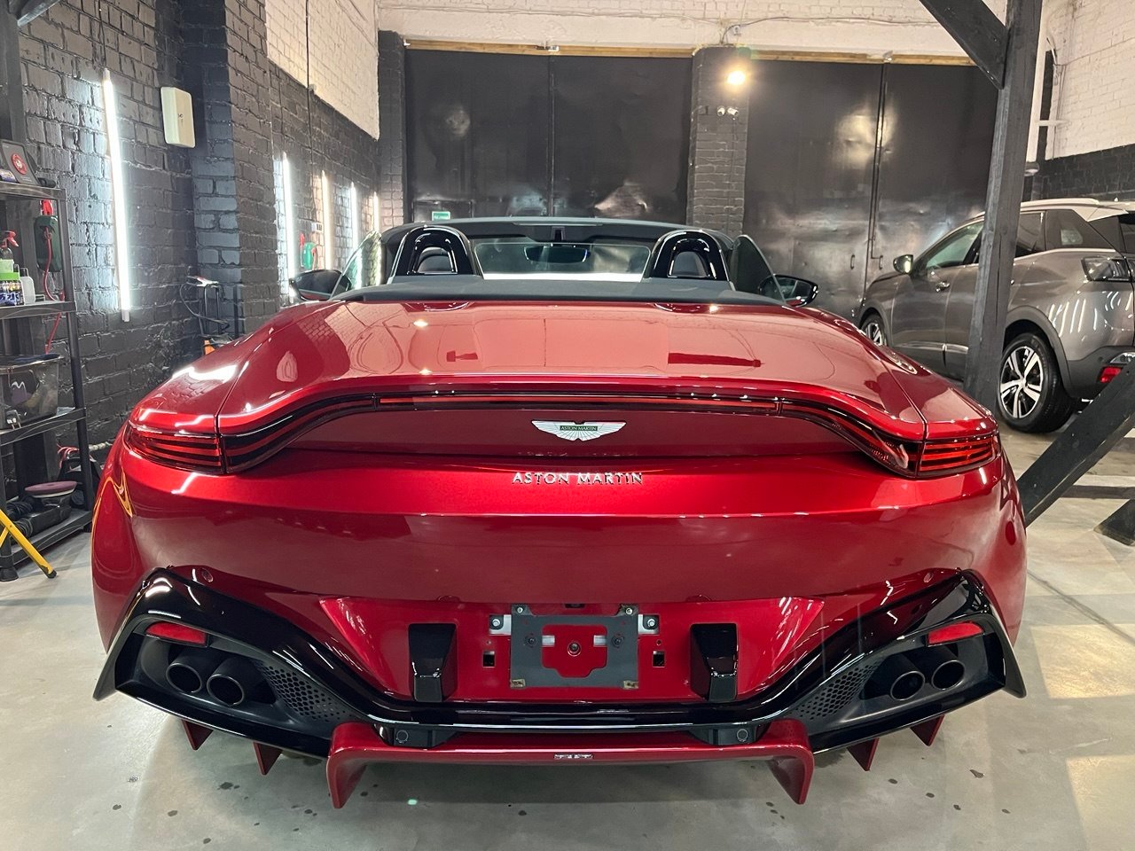 Aston Martin Vantage Roadster