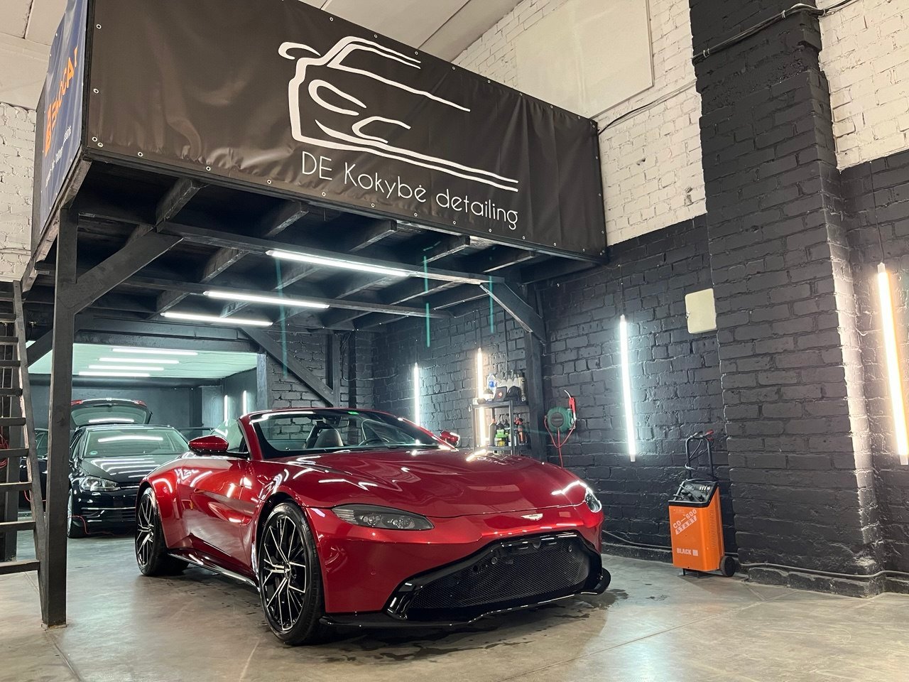 Aston Martin Vantage Roadster